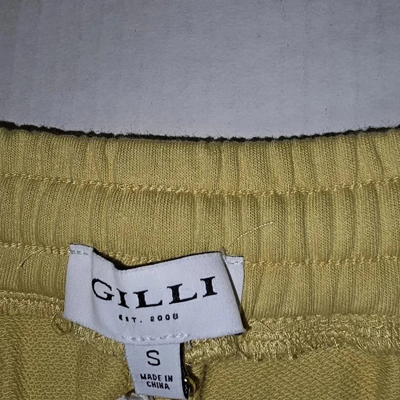 Gilli distressed‎ hem mustard colored lounge women shorts SZ Small - Picture 14 of 14
